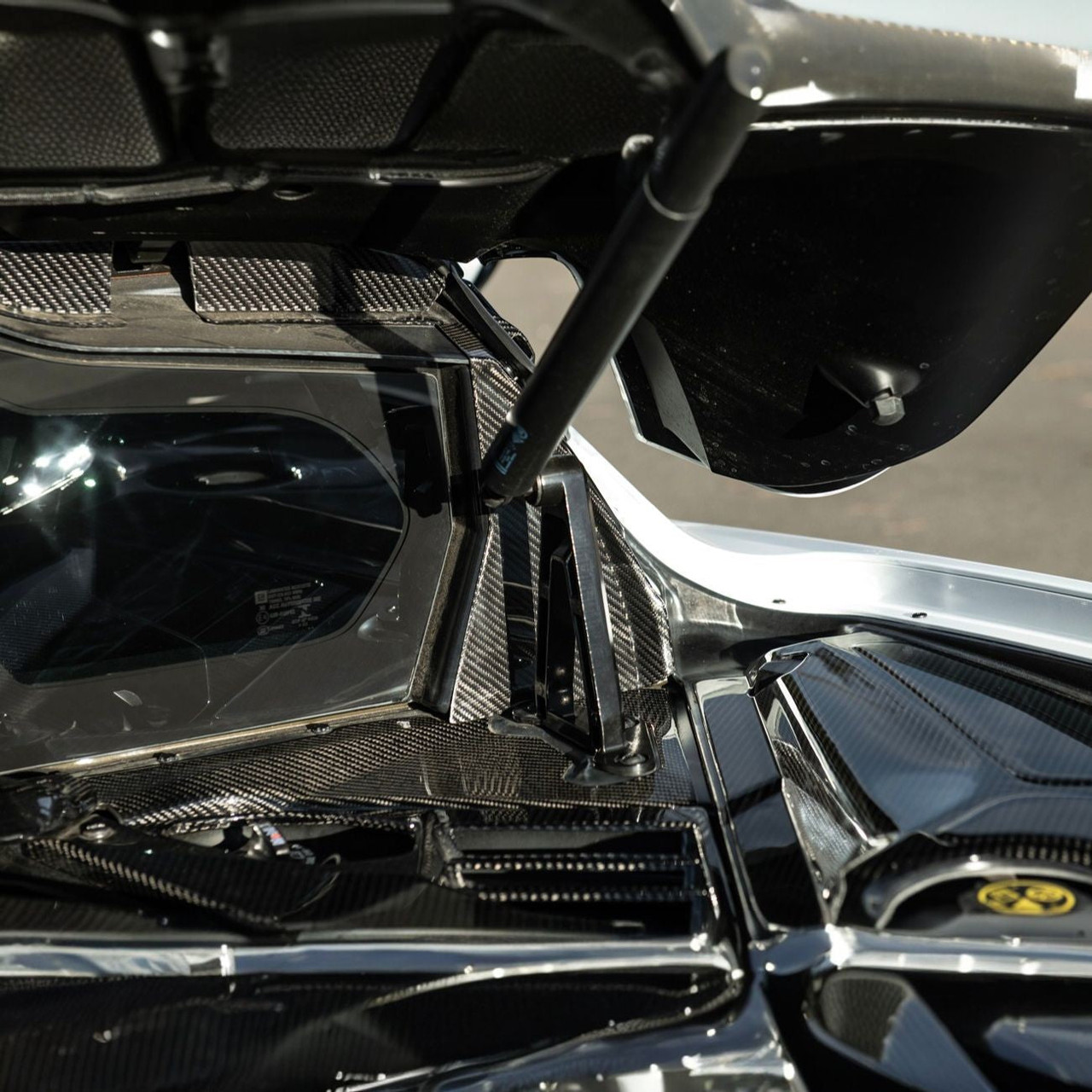 EOS Carbon Fiber Rear Hatch Hinge Cover - C8 Corvette (VENT-1340-BKCF)