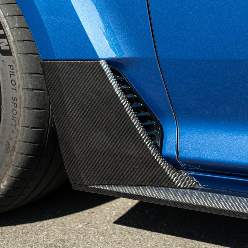 EOS Carbon Fiber Side Fender Upright - 2022+ Cadillac CT5V Blackwing (VENT-1557-BKCF)