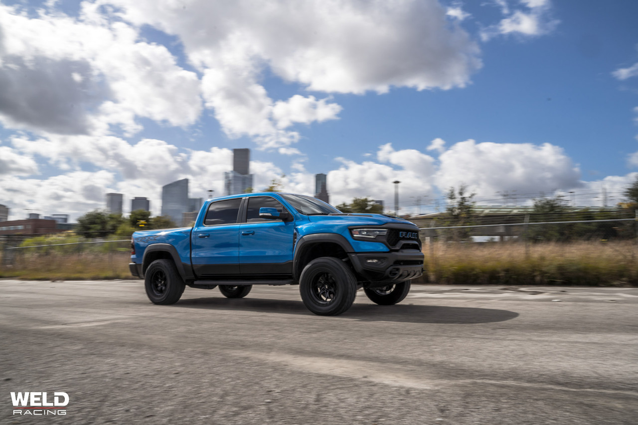 Weld Ledge 6 W106 20x11 / 6x139.7 / -44 Offset / Satin Bronze w. Satin Black Ring