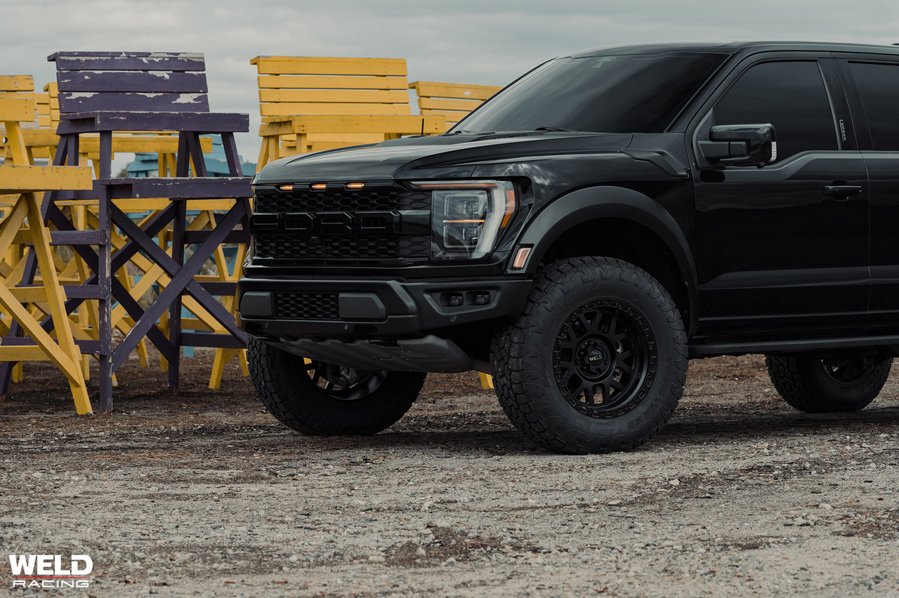 Weld Cinch W104 Wheel 17x10 / 6x135 / -25 Offset / Satin Black w