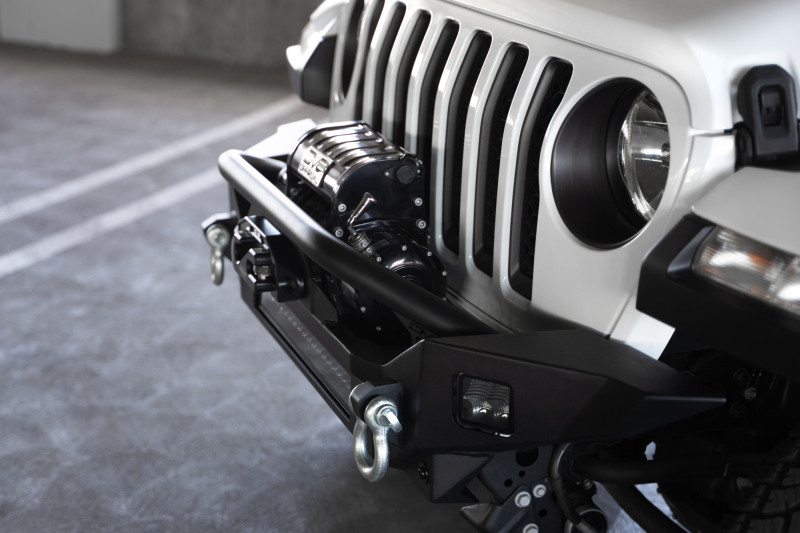 DV8 Offroad 18-23 Jeep Wrangler JL / 20-23 Jeep Gladiator JT FS-7 Mid-Width Winch Front Bumper - FBJL-07