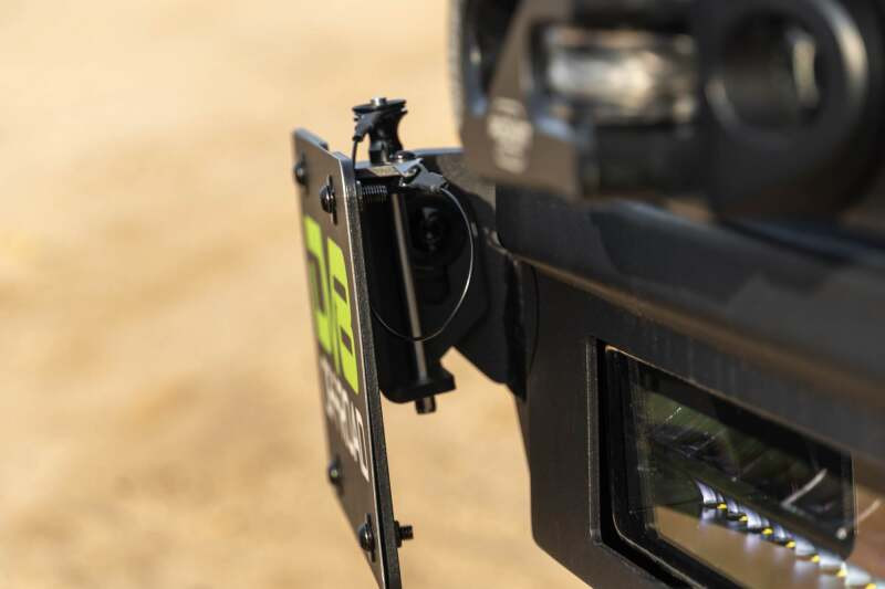 DV8 Offroad Universal Quick Release D-Ring License Plate Mount - LPUN-01 Photo - out of package