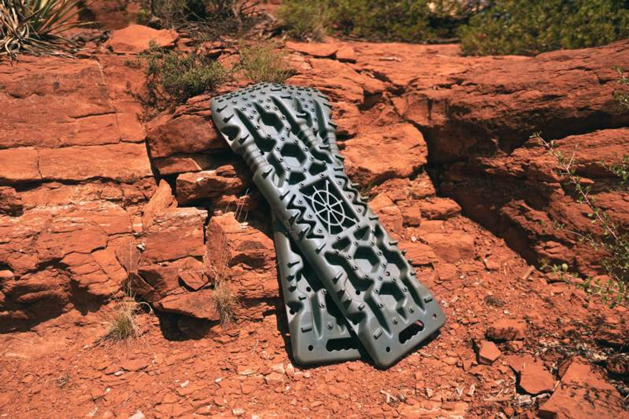 DV8 Offroad Recovery Traction Boards w/ Carry Bag - Olive - RTB1-01OL