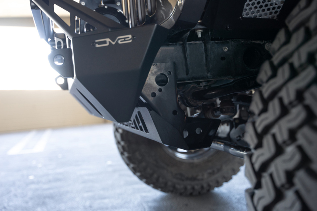 DV8 Offroad 18-23 Jeep Wrangler JL/JT Front Bumper Sway-Bar Disconnect Motor Skid Plate - SPJL-02
