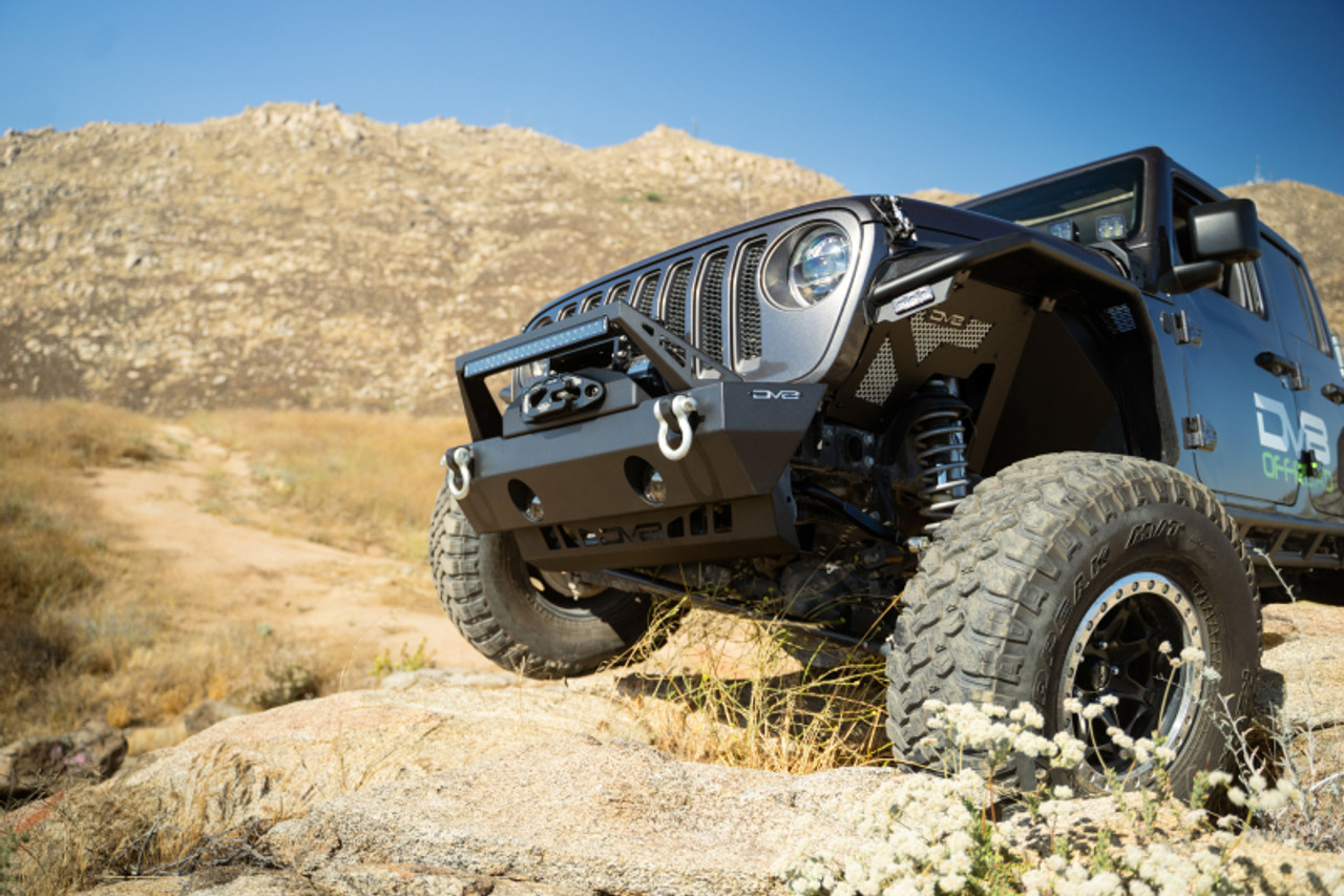 DV8 Offroad 18-23 Jeep Wrangler JL/JT Front Bumper Sway-Bar Disconnect Motor Skid Plate - SPJL-02