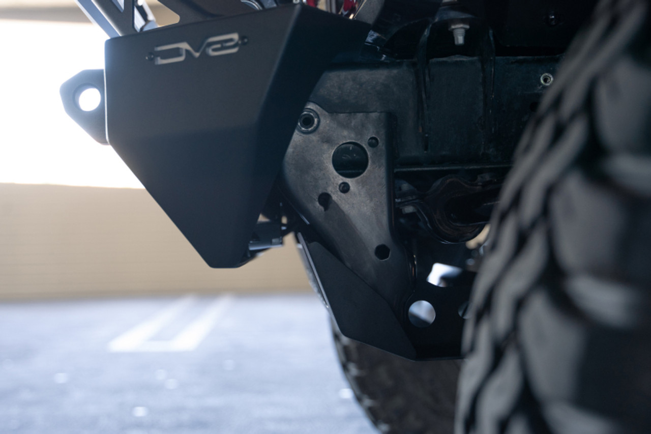 DV8 Offroad 18-23 Jeep Wrangler JL/JT Front Bumper Sway-Bar Disconnect Motor Skid Plate - SPJL-02