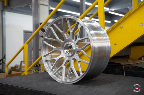 Vossen GEN-03 - CENTER LOCK - 21x13 - ET15 - 5x130 - 67.00 - AGGR. PLATE - BRUSHED GLOSS CLEAR - GEN-03-NUT-1B001 Photo - Primary