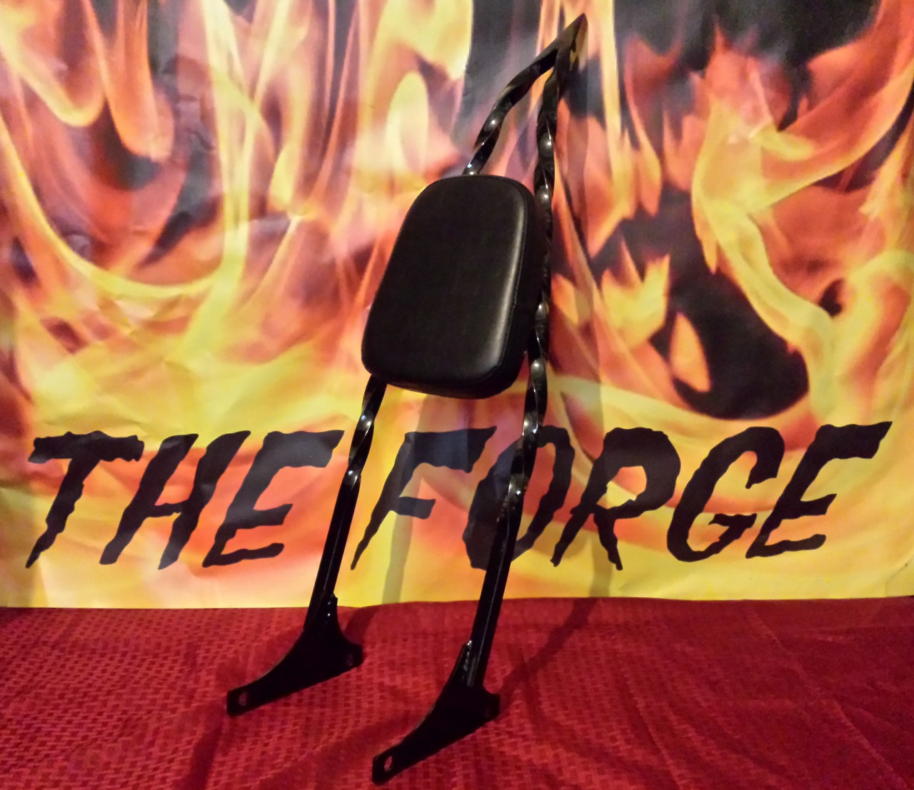 Twisted black harley davidson blackline, slim, sissy bar with pad