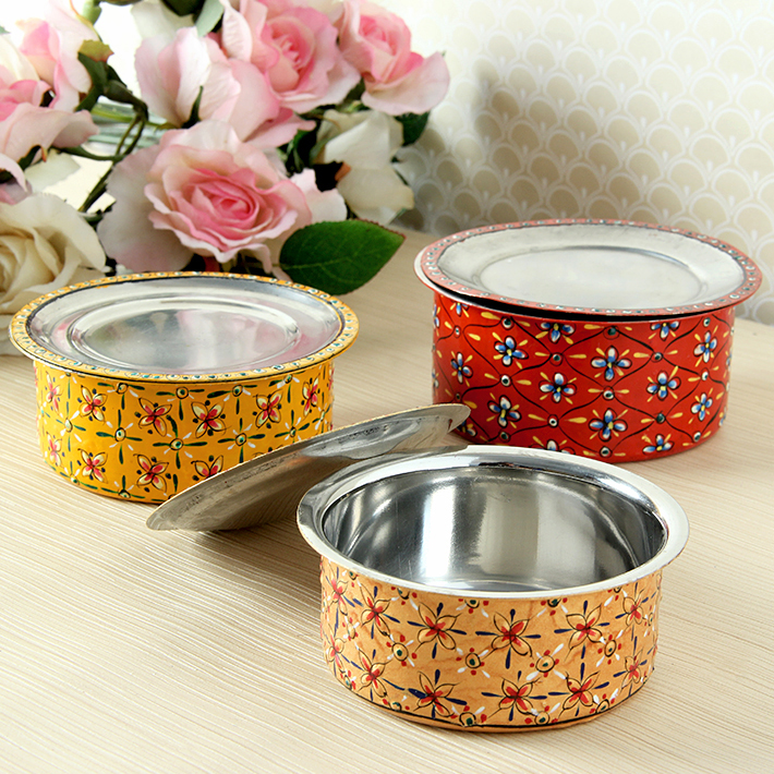 Serving Bowls set of 3 Containers with lids: Gold , Yellow, Red Serving Bowls set of 3 Containers with lids: Gold , Yellow, Red