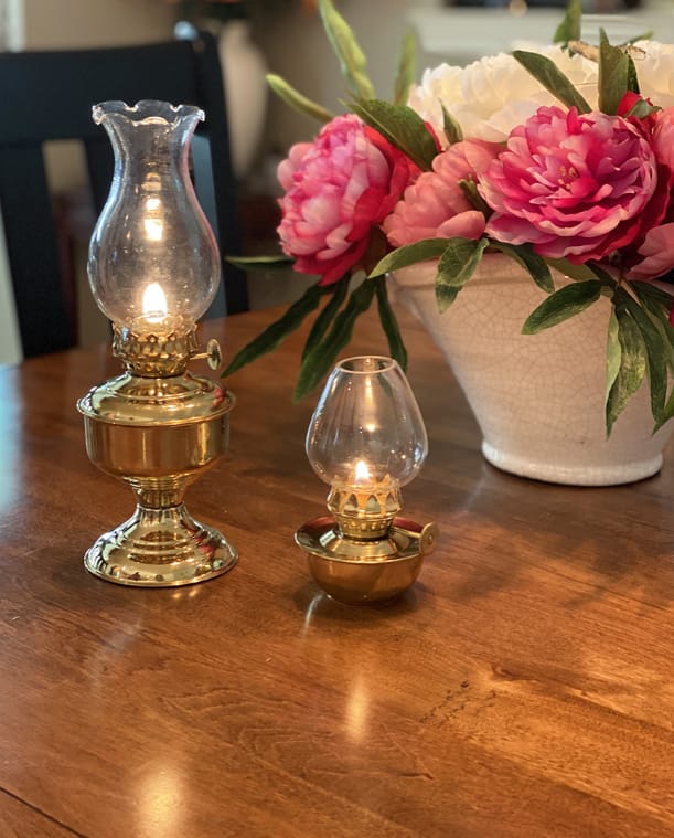 Brass Oil Lamp : Vintage