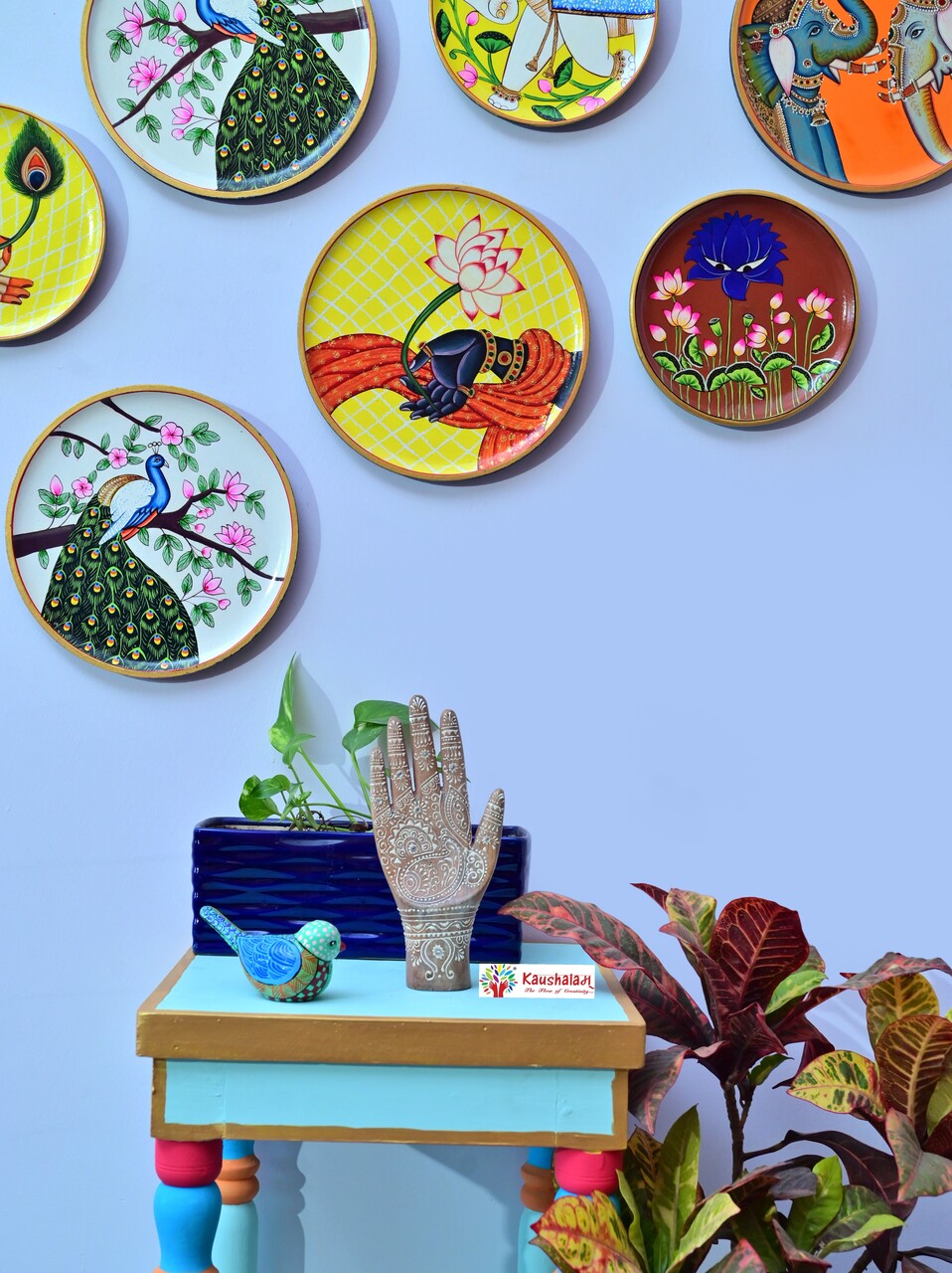 Artistic Hand Showpiece