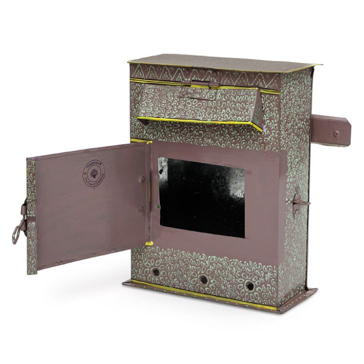 Hand    Painted    Postbox'