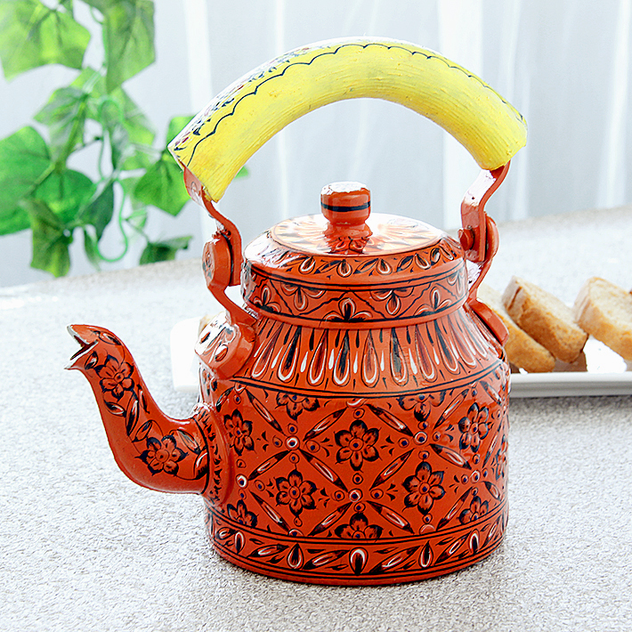 Charming Hand-Painted Teapot for Tea Lovers : BLACK BEAUTY