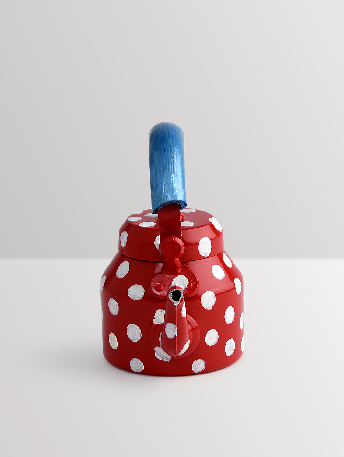 Charming Hand-Painted Teapot for Tea Lovers : POLKA DOTS