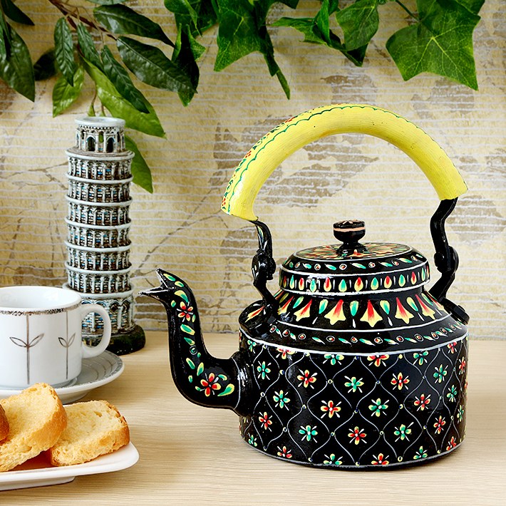 Hand-Painted Teapot: BLACK BEAUTY Hand-Painted Teapot: BLACK BEAUTY