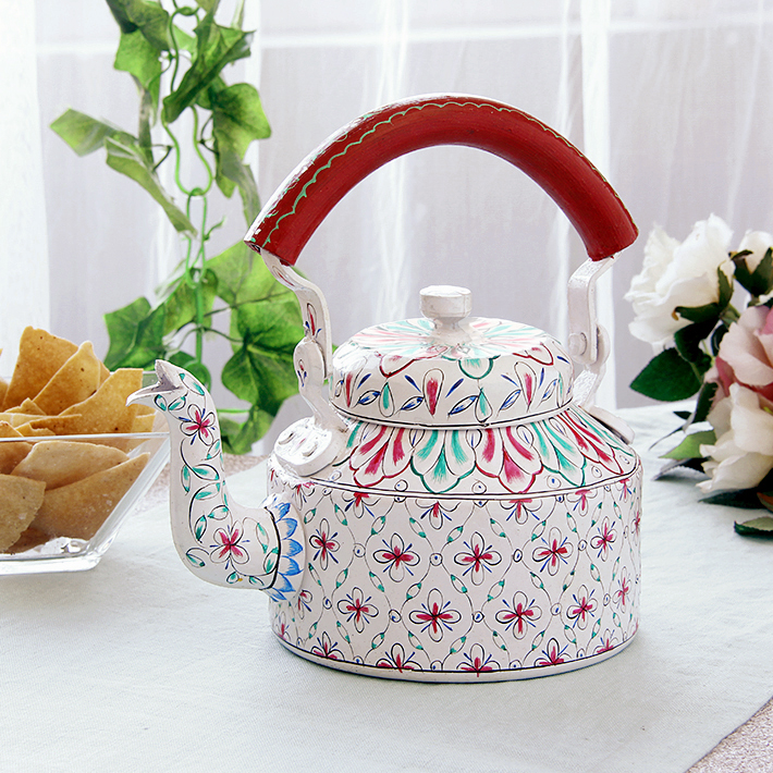 Hand-Painted Teapot : BEAUTY