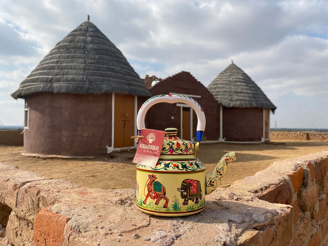 Hand-Painted Teapot : ELEPHANT,CAMEL & HORSE