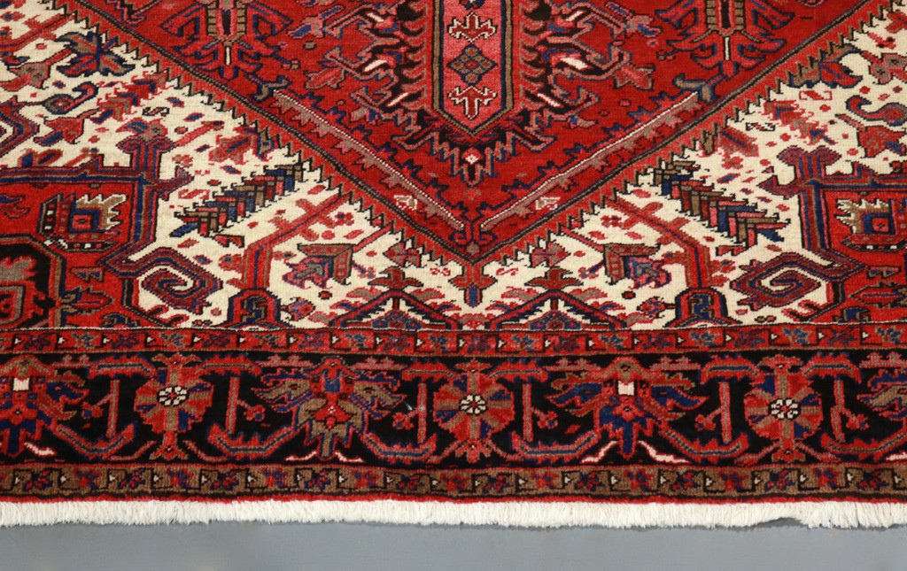 Heriz Persian Rug (Ref 357) 335x258cm