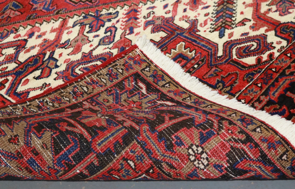 Heriz Persian Rug (Ref 357) 335x258cm