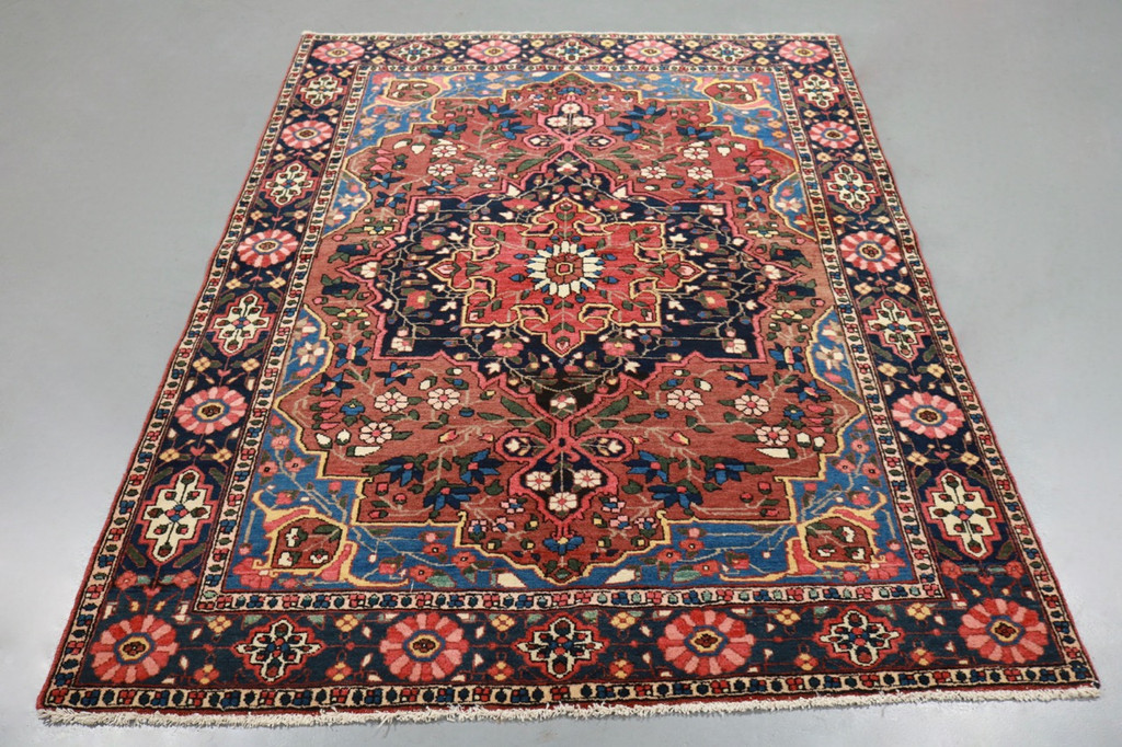 Bakhtiari Vintage Persian Rug (Ref 259) 202x148cm