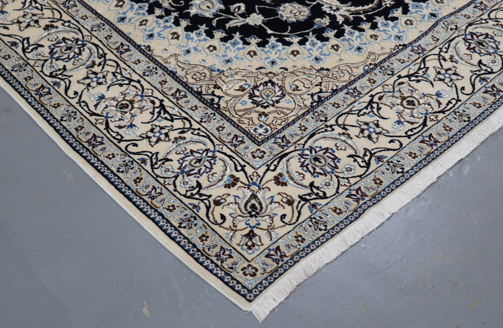  Nain Fine Wool & Silk Inlay 9la Persian Rug (Ref 7) 310x200cm