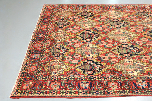 Bakhtiari Persian Village Rug (Ref 248) 307x209cm