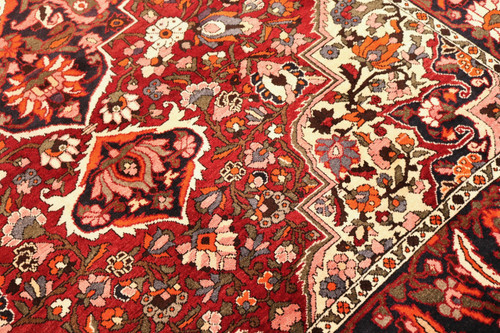 Bakhtiari Vintage Persian Village Rug (Ref 101) 290x205cm