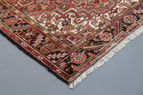 Heriz Vintage Persian Rug (Ref 198) 210x150cm