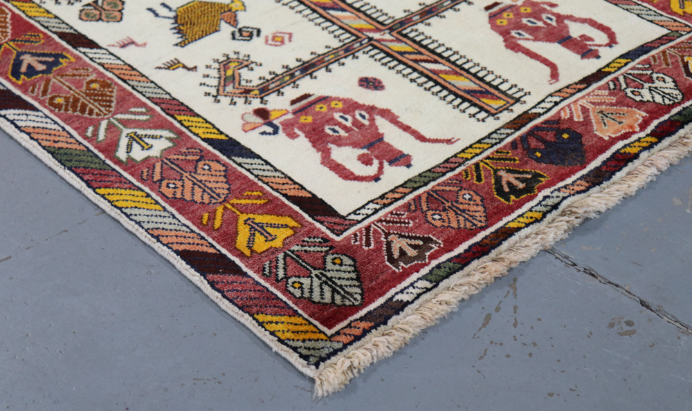Shiraz Qashqai Vintage Pictorial Persian Rug (Ref 34) 190x120cm