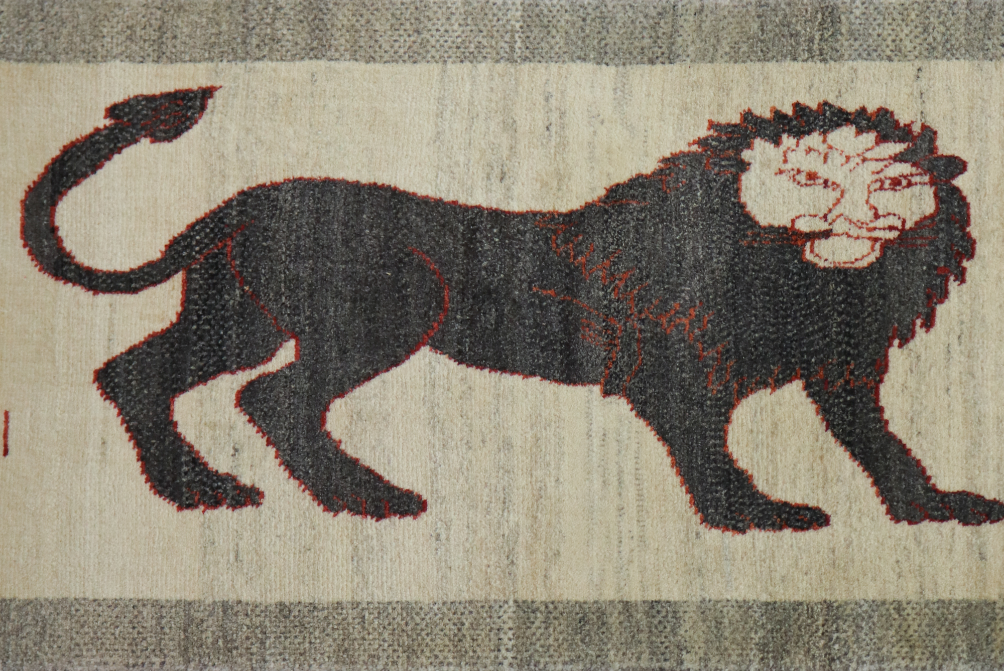 Shiraz Qashqai Pictorial Lion Persian Rug (Ref 201) 135x90cm