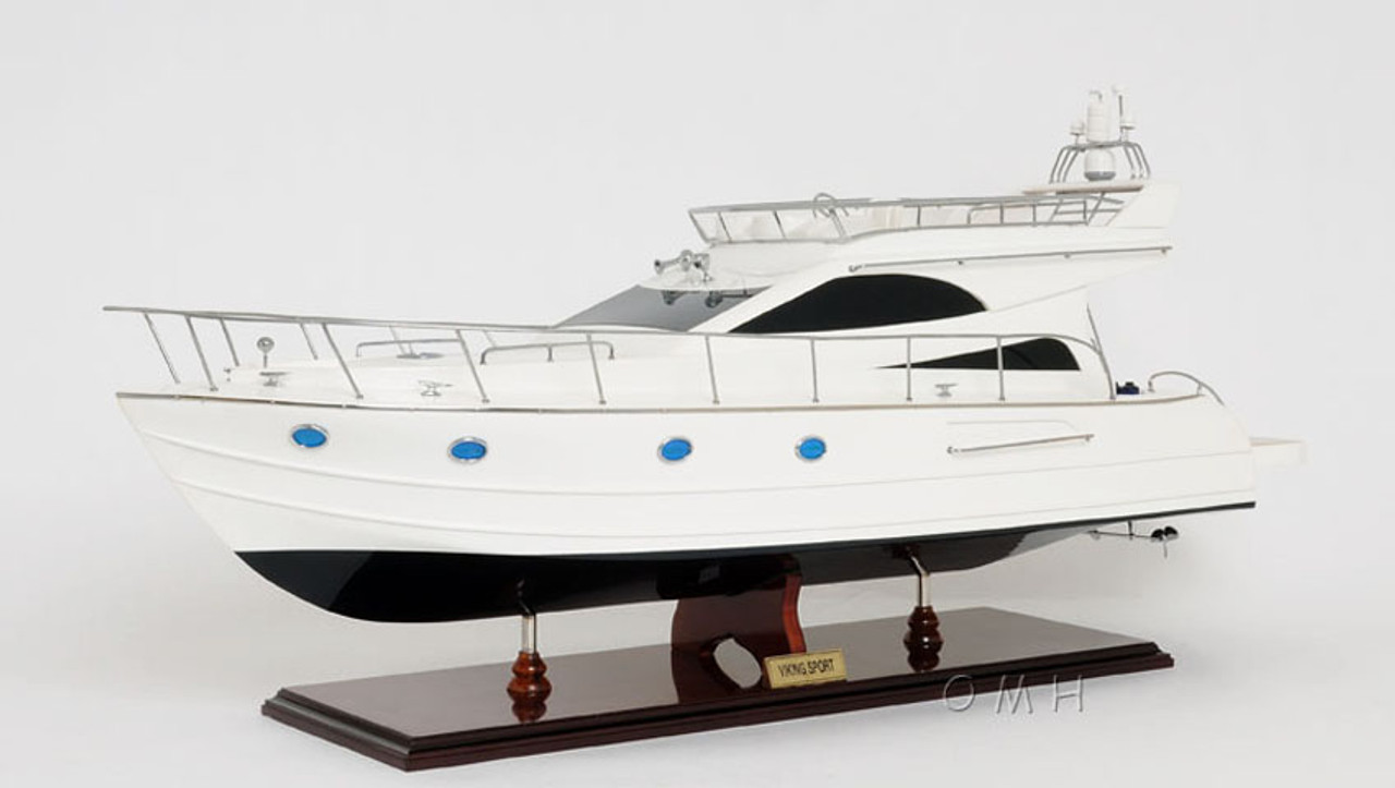 Viking Sport Cruiser Motor Yacht Model Power Boat