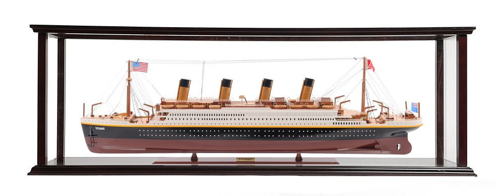 R.M.S. TITANIC 切手額装品 Titanic Ocean Liner Model 40