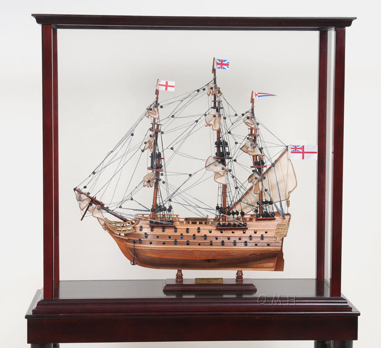 HMS Victory Lord Nelsons Flagship Model Display Case