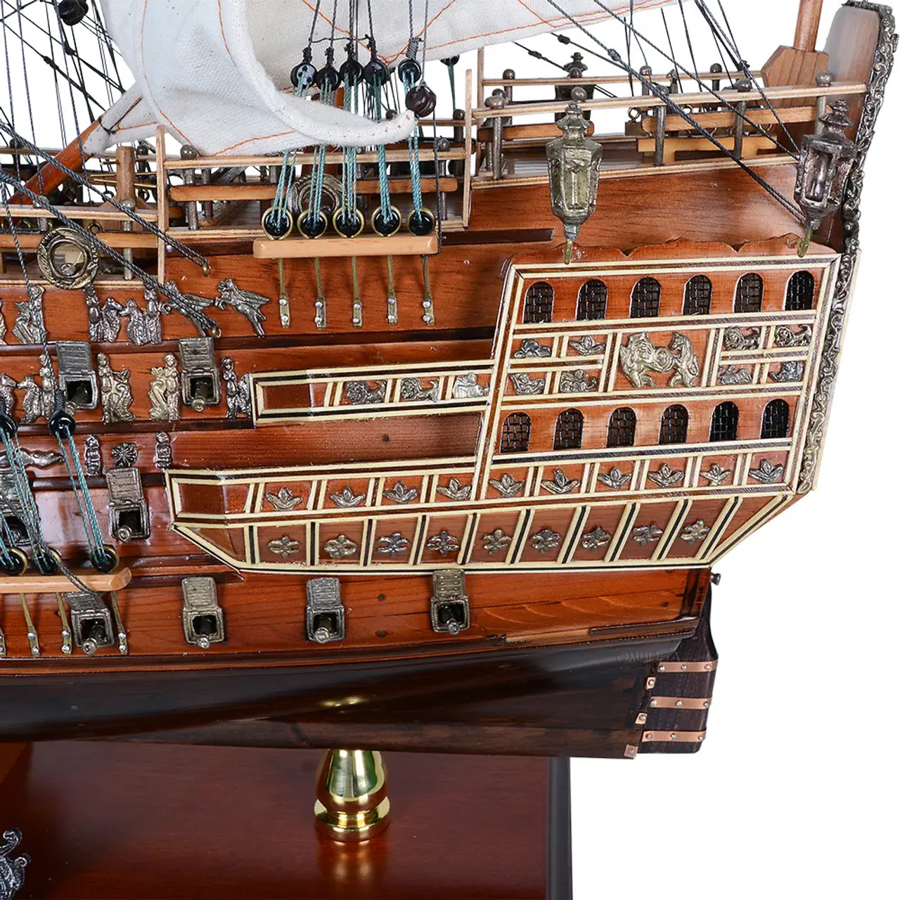 Limited Edition HMS Sovereign of the Seas Full Blowing Sails Model