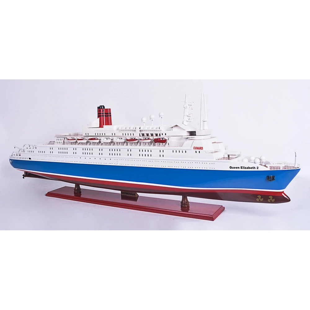 RMS Queen Elizabeth II Ocean Liner Model Cruise Ship
