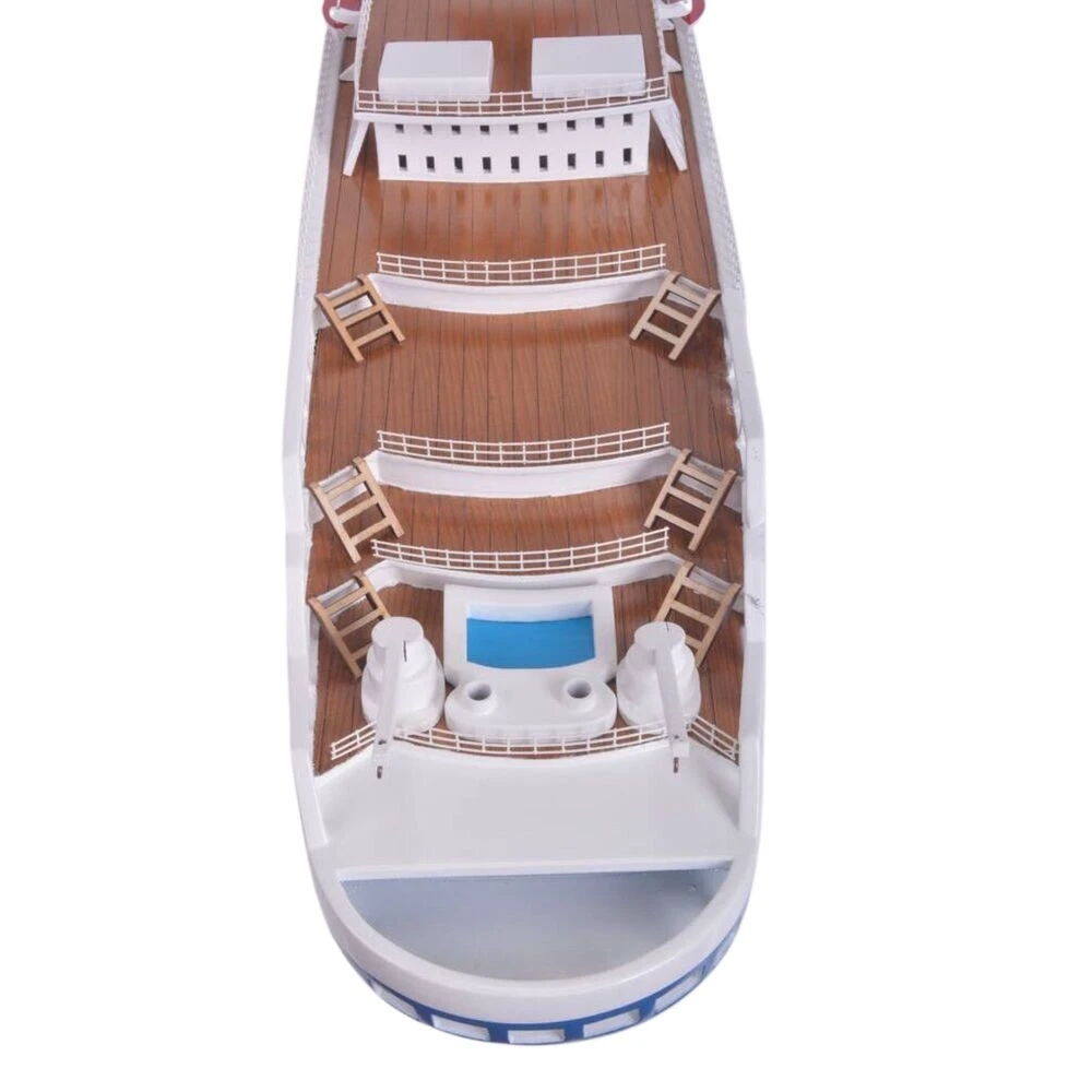 RMS Queen Elizabeth II Ocean Liner Model Cruise Ship
