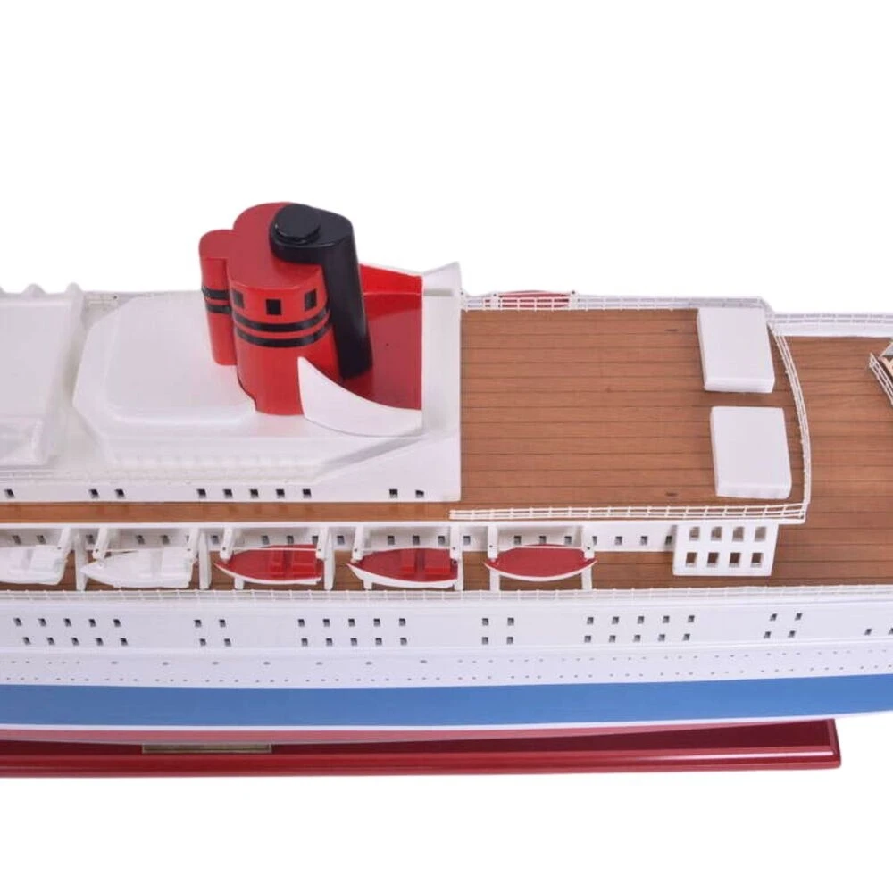 RMS Queen Elizabeth II Ocean Liner Model Cruise Ship