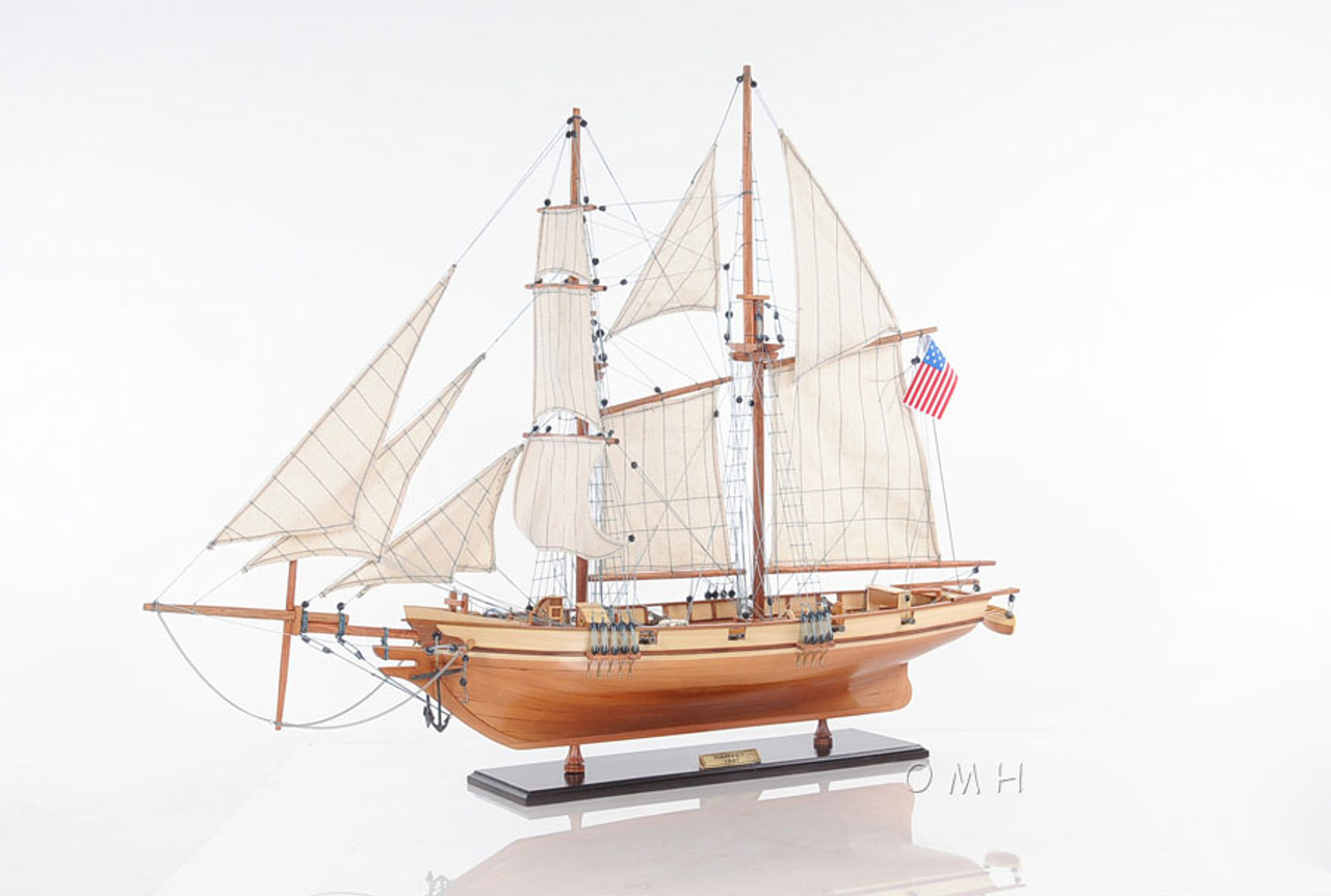 Gift Pack with Model, Paints and Tools: Schooner Harvey