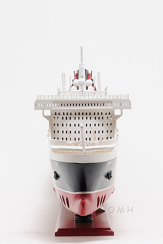 Queen Mary 2 Ocean Liner Wooden Model 40