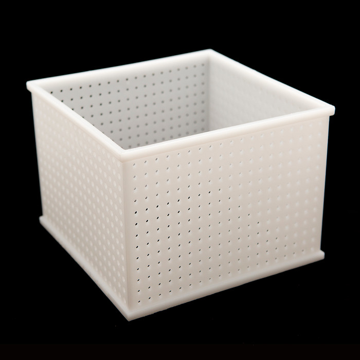 Taleggio Form and Plate P43310