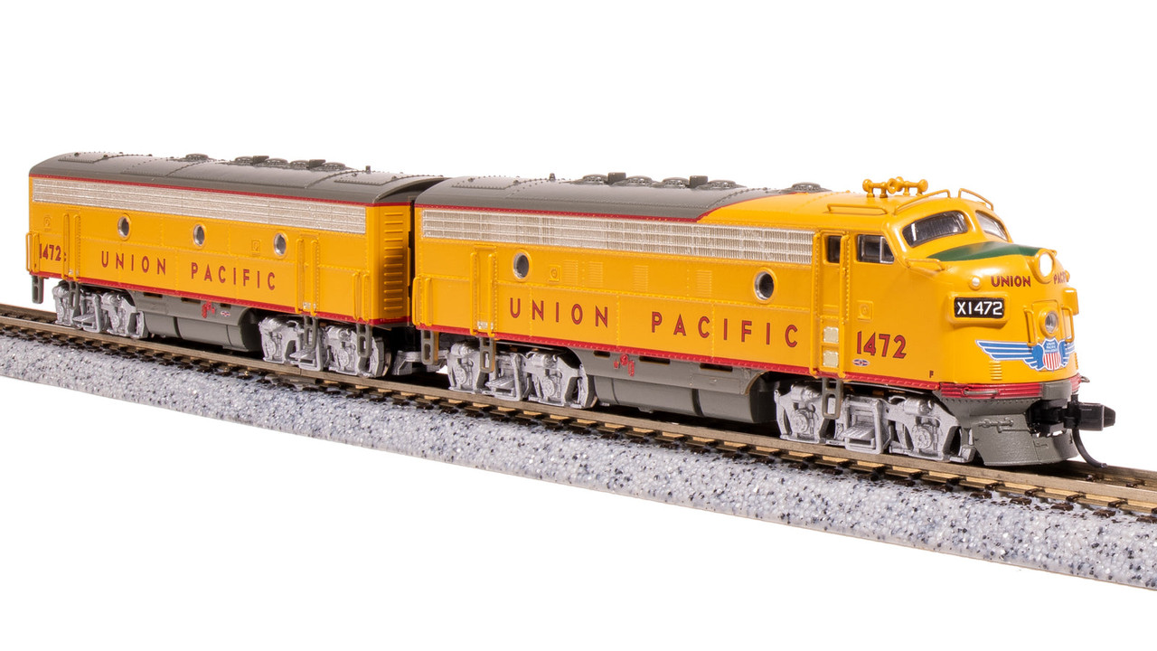 Broadway Limited 7762 N UP EMD F7 AB Yellow Gray Diesel Locomotive