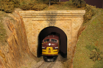 Monroe Models 110 HO CUT STONE TUNNEL SGL