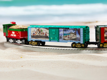 Lionel 2528430 O Scale Disney Thomas Kinkade Mickey & Minnie Boxcar