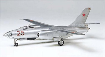 Tamiya 61601 1:100 Scale IIYUSHIN II-28 BEAG Plastic Model Kit