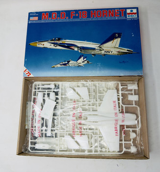 Atlantis 9001 1:72 McDonnell Douglas F-18 Hornet Jet Fighter Plastic Model Kit