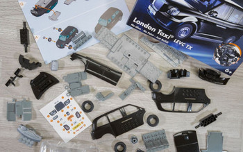 Airfix J6051 London Taxi LEVC TX QUICKBUILD Plastic Model Kit Hobby Collectible