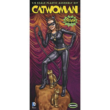 Moebius 952 1:8 1966 Catwoman Plastic Model Kit Hobby Collectible Scale Model
