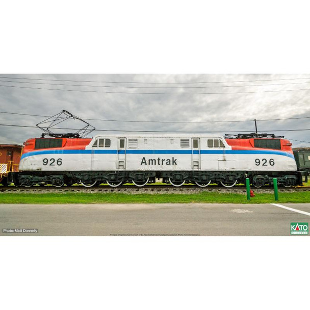 Kato 1372026 N Scale Amtrak GG1 Electric Phase I #926 (Analog DC)