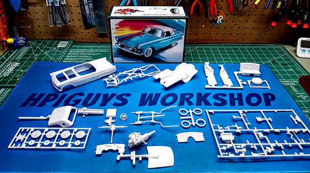 AMT 1449M 1:25 Scale 1956 Ford Thunderbird Collectible Plastic Model Kit