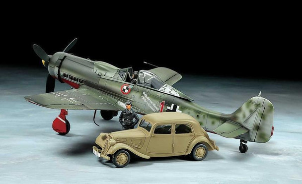 Tamiya 25213 1:48 Scale Focke Wulf Fw190 D 9 JV44 & Citroen Traction Plastic